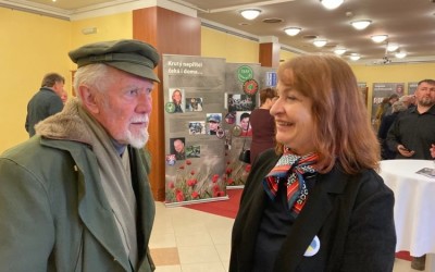 Senátorka Horská přivezla do Chlumce nad Cidlinou výstavu o válečných veteránech